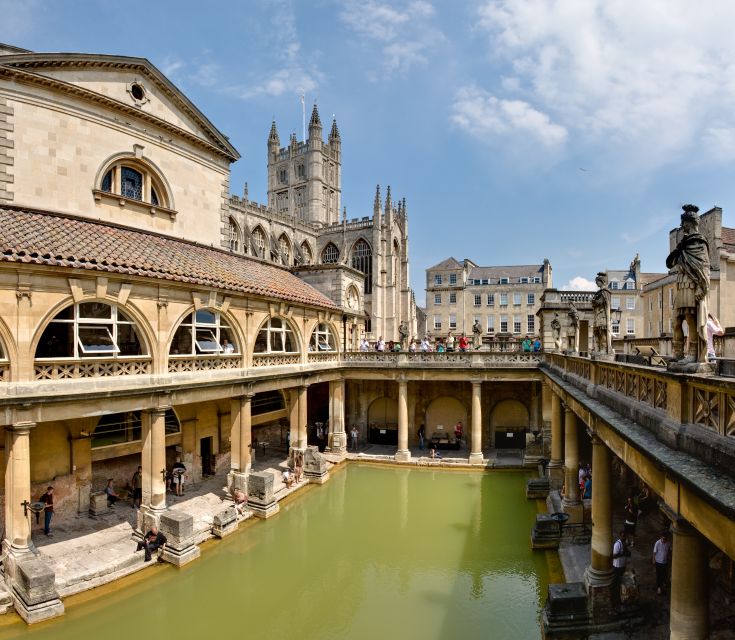 2-Day Cotswolds, Bath & Stonehenge Tour - Start in London, Then Into Cotswold Sheep Country
