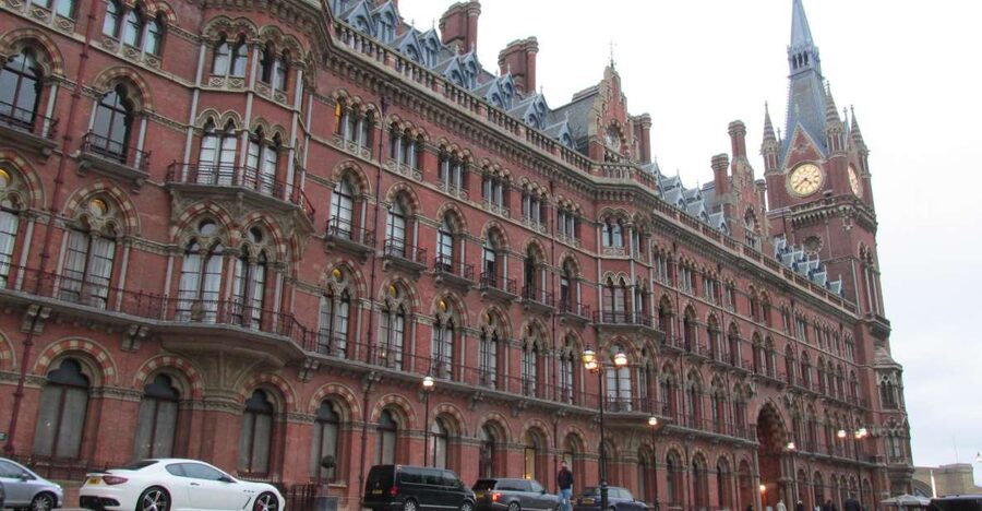 A Muggle's Guide to London: Harry Potter Walking Tour - Starting outside Temple Underground, then walking into the magic