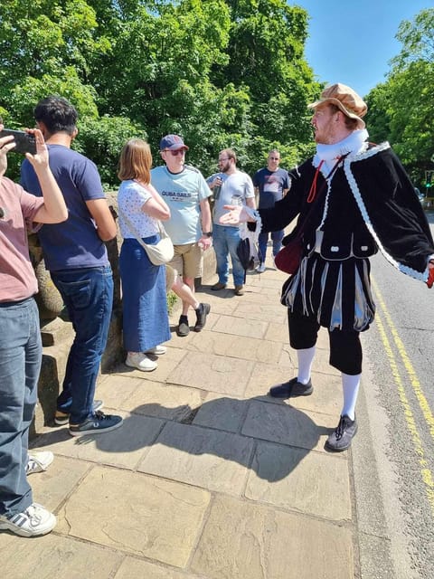 A tour of Warwick with Queen Elizabeth's secret lover - Who should book this Warwick experience