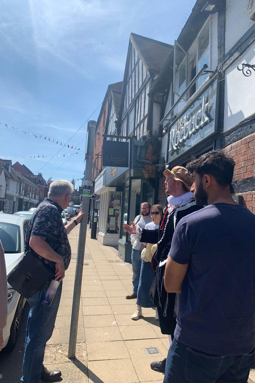A tour of Warwick with Queen Elizabeth's secret lover - What the 2-hour format feels like in real life