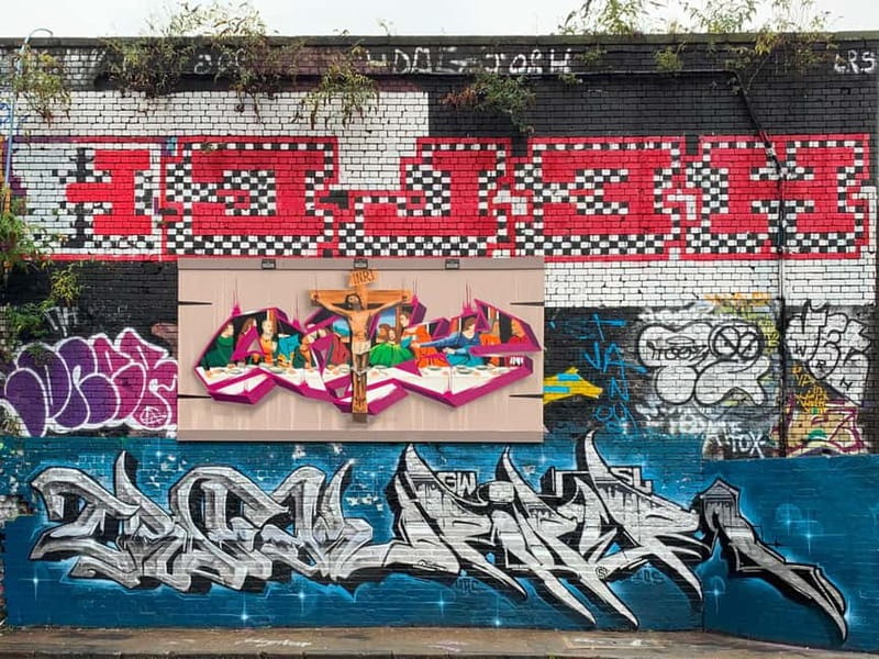 ADVANCED GRAFFITI STREET ART TOUR / SHOREDITCH / EAST LONDON - Banksy in context: pieces, inspiration, and the controversies that come with fame
