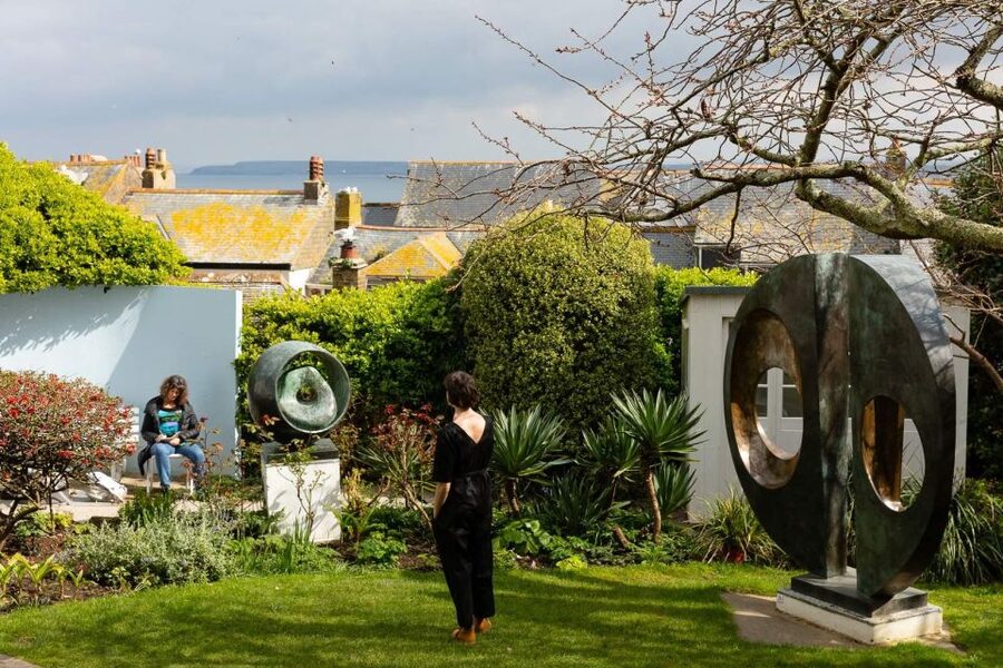 Barbara Hepworth Museum & Sculpture Garden: entry to site. - How long to plan, and the small-group pace (up to 9)