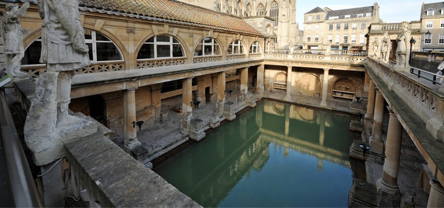 Bath : 2 Hour Historic Walking Tour With An App - Royal Crescent and The Circus: Georgian curves, close-up