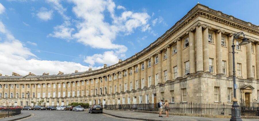 Bath: Bridgeton Walking Tour with an APP - Royal Crescent and the Assembly Rooms, the two stops most fans will feel instantly
