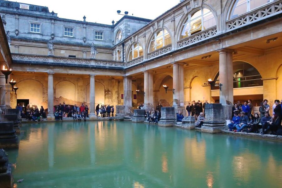 Bath: City Walking Tour with Optional Roman Baths Entry - Start at Bath Abbey, then let the buildings teach you