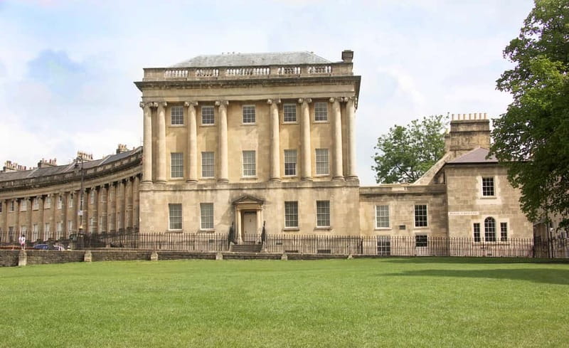 Bath: Private Bridgerton Walking Tour for upto 20 people - Bridgerton meets Bath, with etiquette you can actually feel
