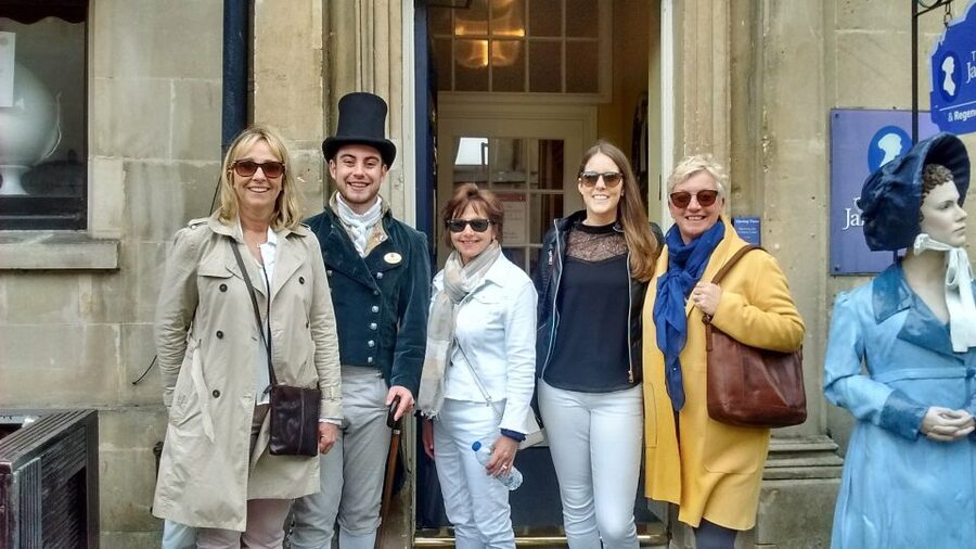 Bath: Private Unconventional History of Bath Walking Tour - Meeting at Bath Abbey Main Doors, Then Walking Off the Map