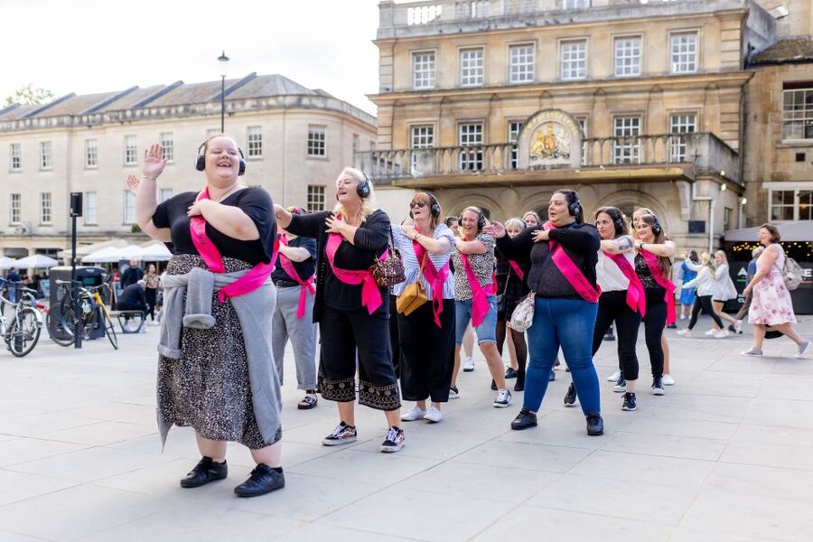 Bath: Silent Disco Guided Walking Tour - Quick hits you will feel in your first 5 minutes