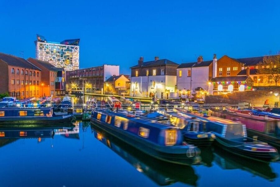 Birmingham : Must-see Attractions Private Walking Tour - Centenary Square and Birmingham’s Library and Hall of Memory