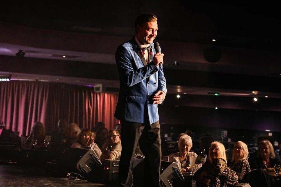 Blackpool: The Jersey Beats - Oh What A Nite! Music Show - Getting there from Church Street and planning your 7:30 PM arrival