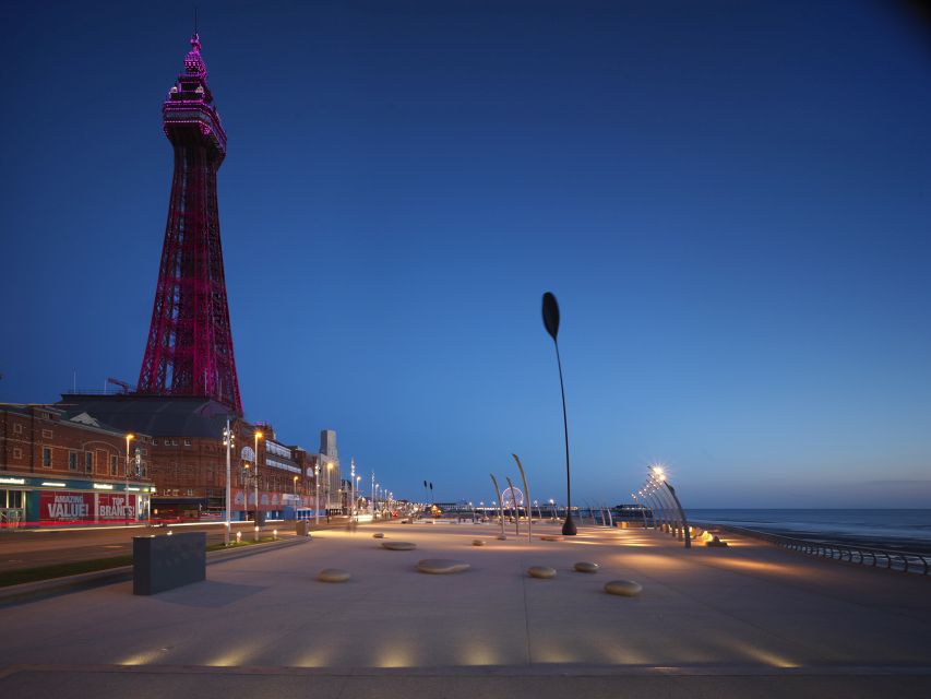 Blackpool: Tower Eye Entry Ticket - SkyWalk glass floor: when it is worth stepping onto it