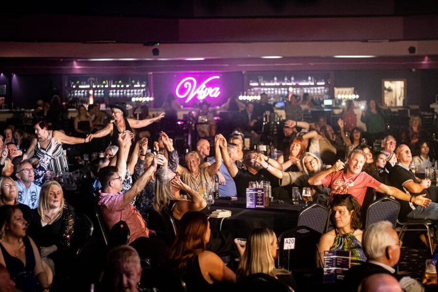 Blackpool: Viva Voulez Vous ABBA Tribute Show Ticket - Service at the venue, including how staff handle emergencies