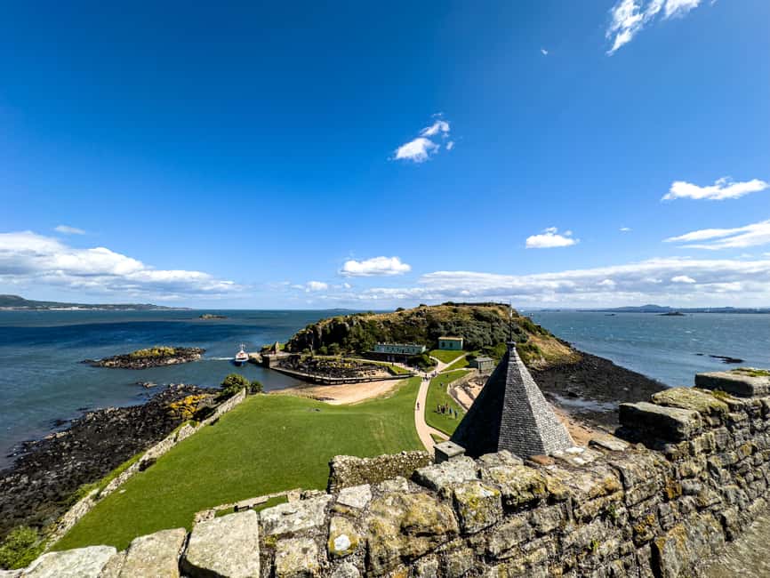 Boat trip and guided tour to Inchcolm Island - South Queensferry port stop: a small town lesson without a lecture