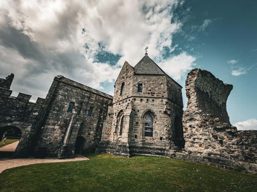 Boat trip and guided tour to Inchcolm Island - What happens after you get back: South Queensferry choice