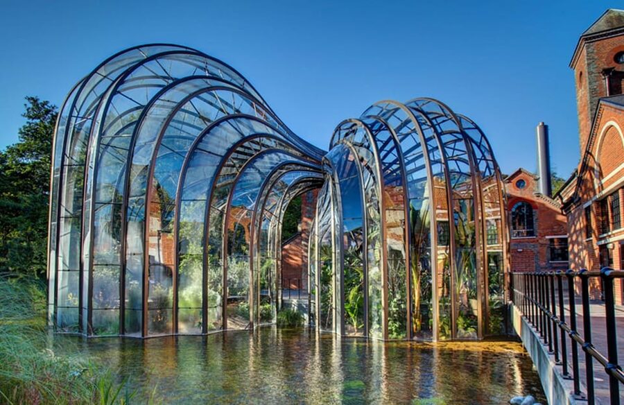 Bombay Sapphire Gin Distillery Tour - Rare vapor infusion distillation: the process behind the finished flavor