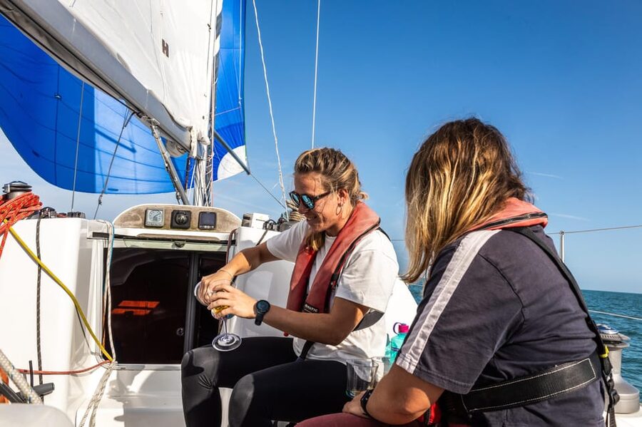 Brighton: Sailing Trip with Drinks - Drinks Onboard: The Chilled Sparkling Wine Factor