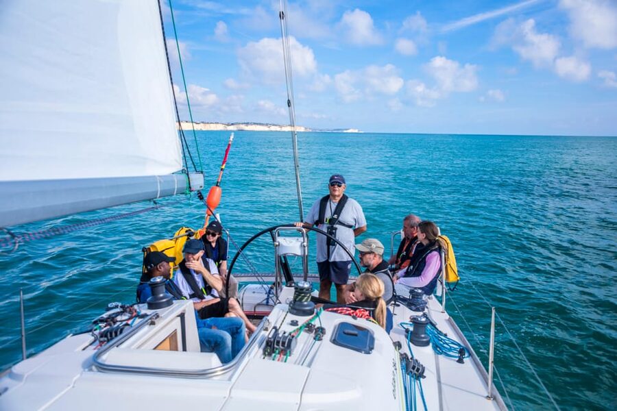 Brighton: Sailing Trip with Drinks - Coastal Views and Dolphin Spotting off Brighton