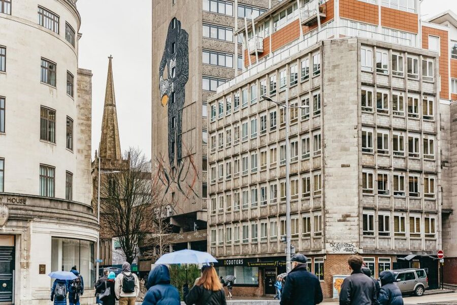 Bristol: Blackbeard to Banksy Guided Walking Tour - Hatchet Inn, Cenotaph, and the spaces where Bristol talks to itself
