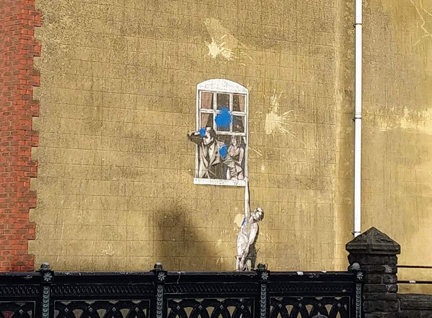 Bristol: Self-Guided Sightseeing Audio Tour - Bristol’s oldest pub, then Bristol Cathedral and College Green