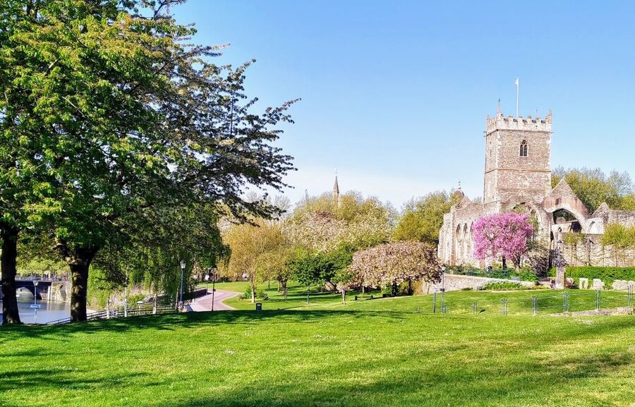 Bristol: Self-Guided Sightseeing Audio Tour - The Old City, Saint Nicholas Markets, and the last remaining city gate