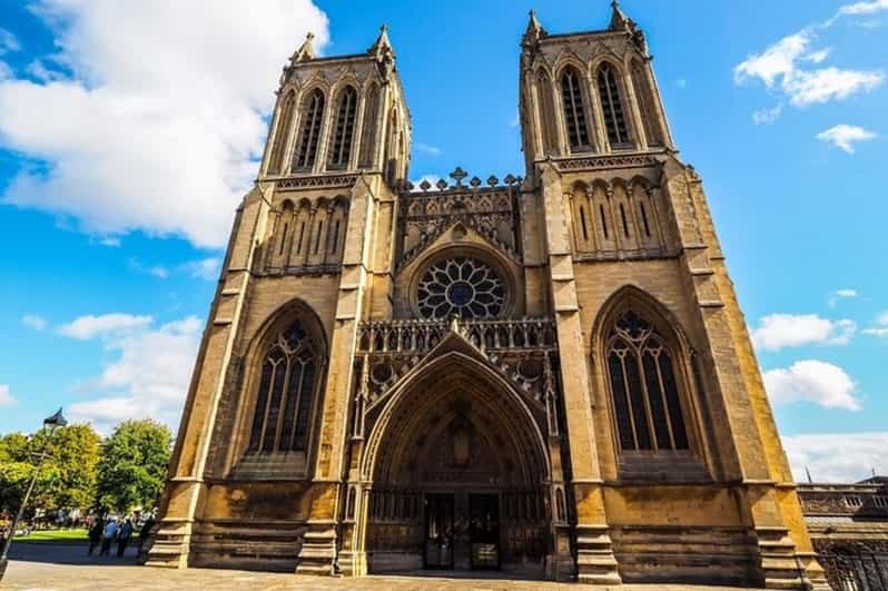 Bristol : Sightseeing Custom Tour with a Local Guide - Old City Bristol: walking through streets where the architecture does the talking