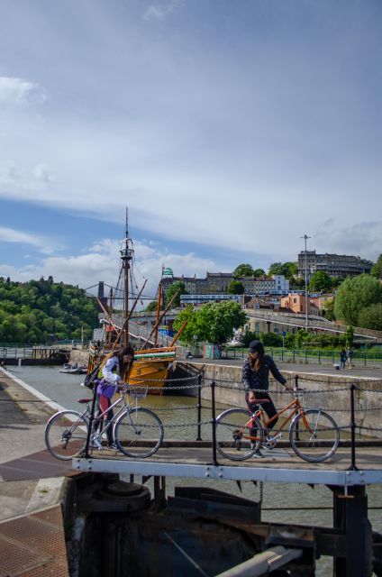 Bristol: The Best Of Bristol, Guided Bike Tour - Queen Square for a quick reset and better city context