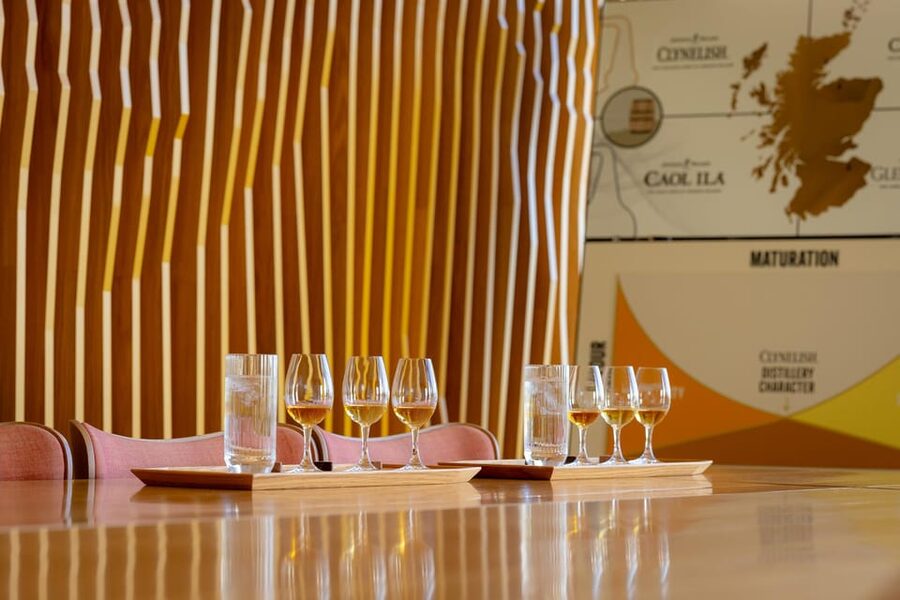 Brora: Clynelish Whisky Distillery Tour & Tasting - The tutored tasting: drams, highball, and a sweet surprise
