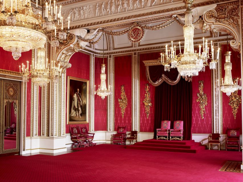 Buckingham Palace & Windsor Castle: Full-Day Tour - Windsor Castle: 900 years of monarchy, plus State Apartments and St George’s Chapel