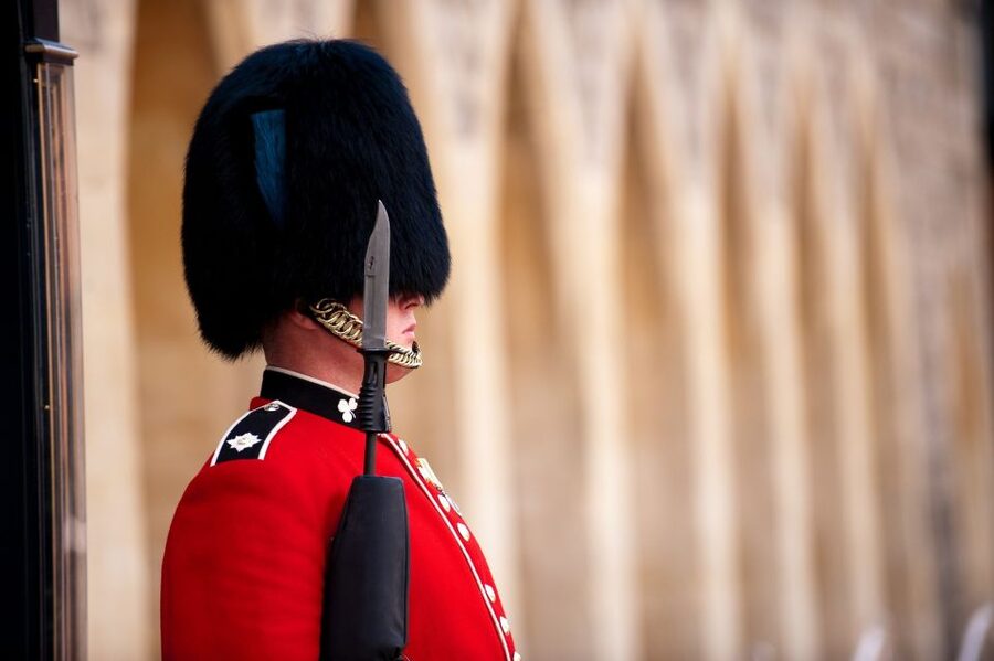 Buckingham Palace & Windsor Castle: Full-Day Tour - Self-guided Windsor touring, with a free multimedia layer