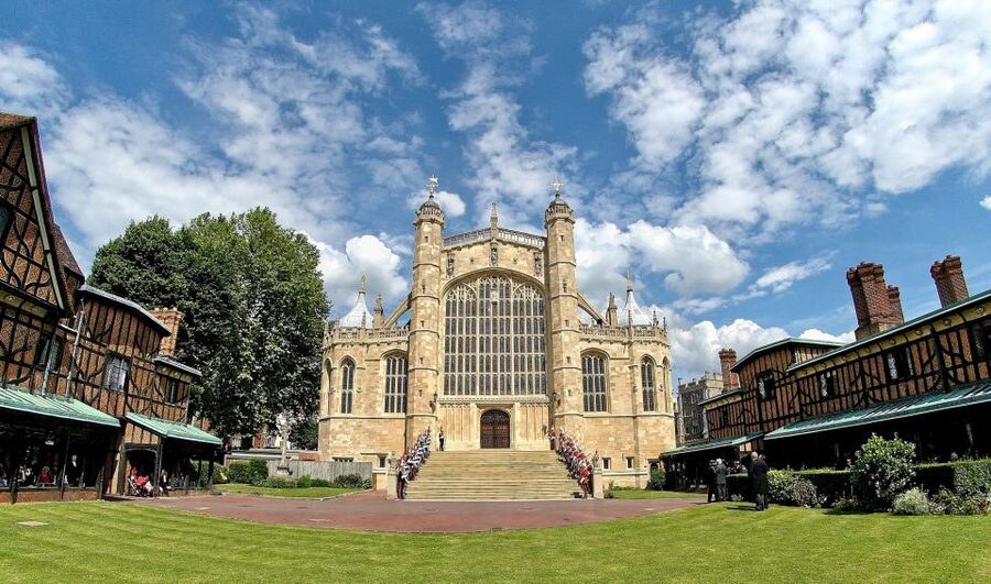 Buckingham Palace & Windsor Castle: Full-Day Tour - Pricing and value: $168 for two palaces, but lunch is on you