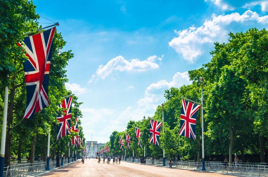 Buckingham Palace & Windsor Castle: Full-Day Tour - Buckingham Palace State Rooms: the rooms you actually want to see