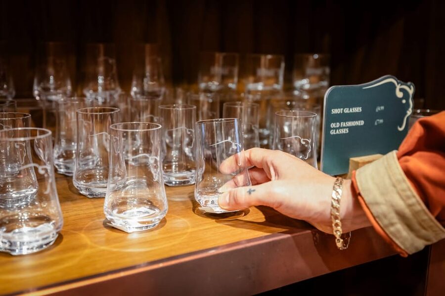 Buffalo Trace Distillery: Whiskey Tasting Experience - Covent Garden logistics: check-in, timing, and what to bring