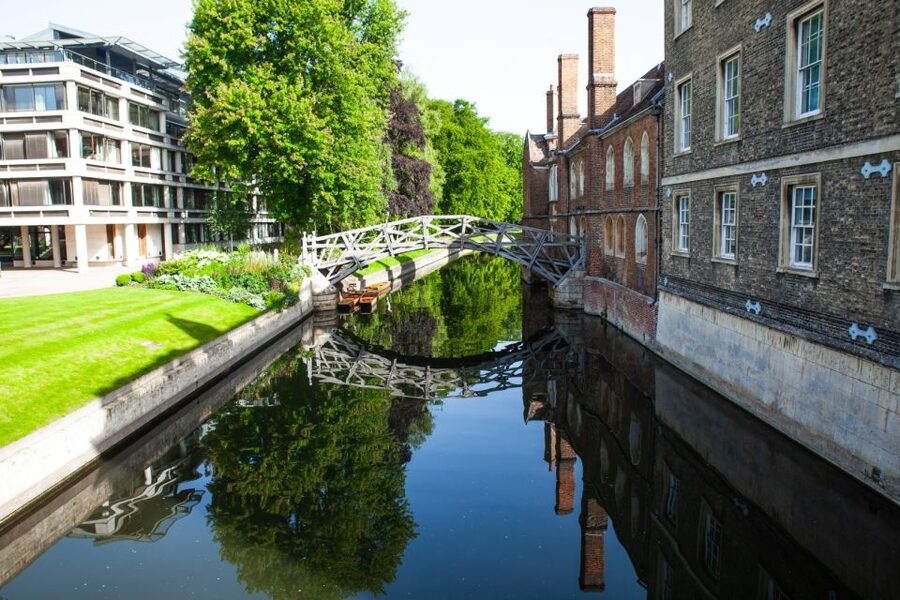 Cambridge: 2-Hour Private University Walking Tour - Old Church, Famous Laboratory, and the Side of Cambridge People Forget