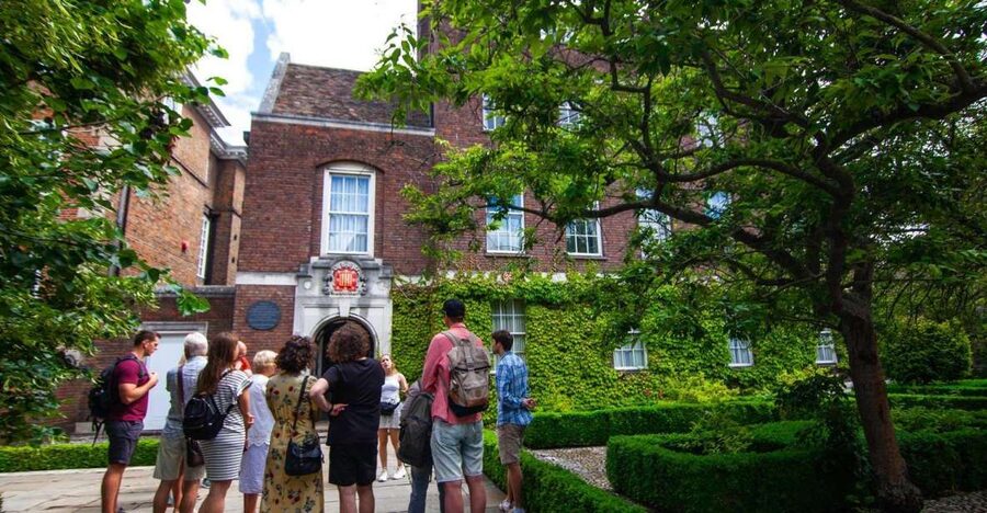 Cambridge: 2-Hour Private University Walking Tour - St John’s Privileges and the Royal Connection You Would Miss Otherwise
