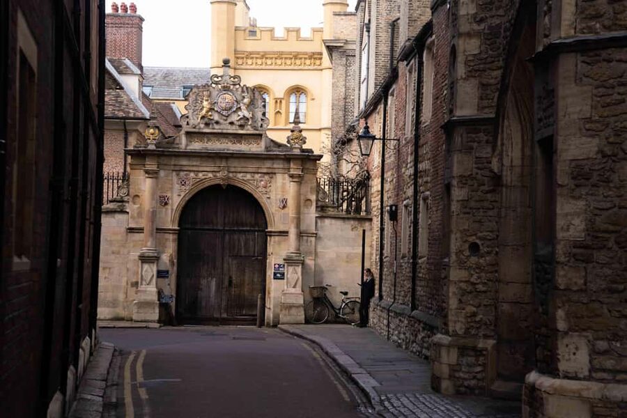 Cambridge: Alumni-led Ghost Tour - Student ghost stories, no jump-scare theater