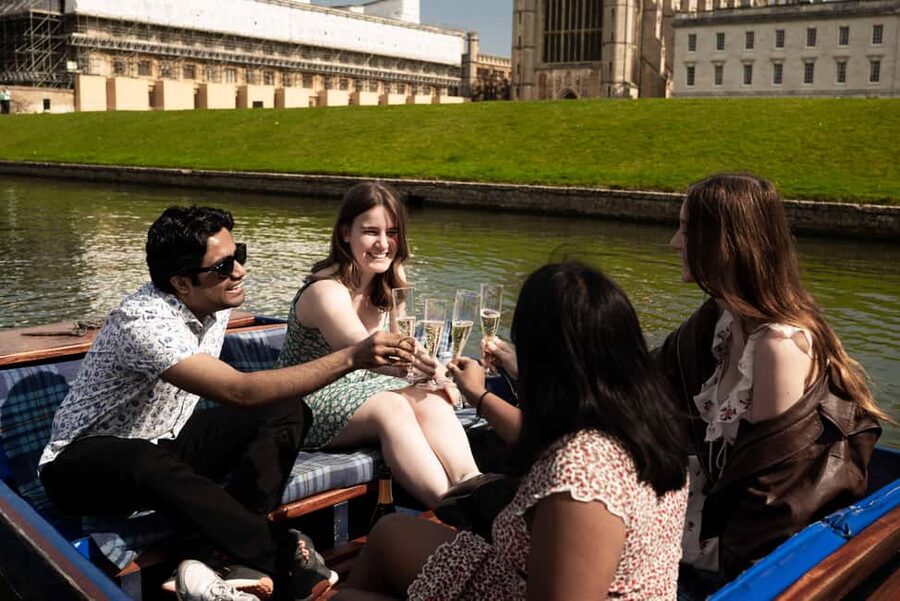 Cambridge: Alumni-led Tour & Punt w/ King's College Option - Pace, weather, photos, and the small practical stuff that matters
