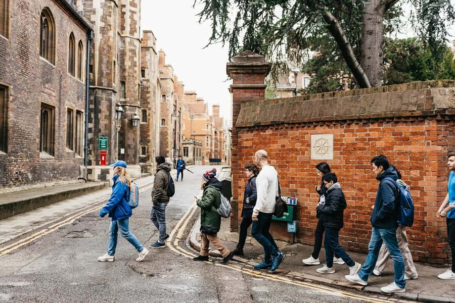 Cambridge: Alumni-led Walking Tour w/opt King's Chapel - Key things that make this tour work