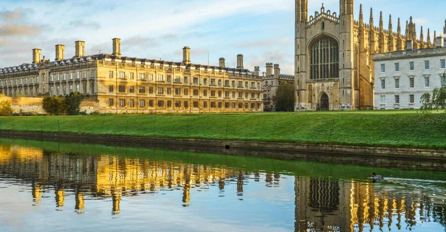 Cambridge: Guided River Cam Punting Tour - Who this punt tour suits best
