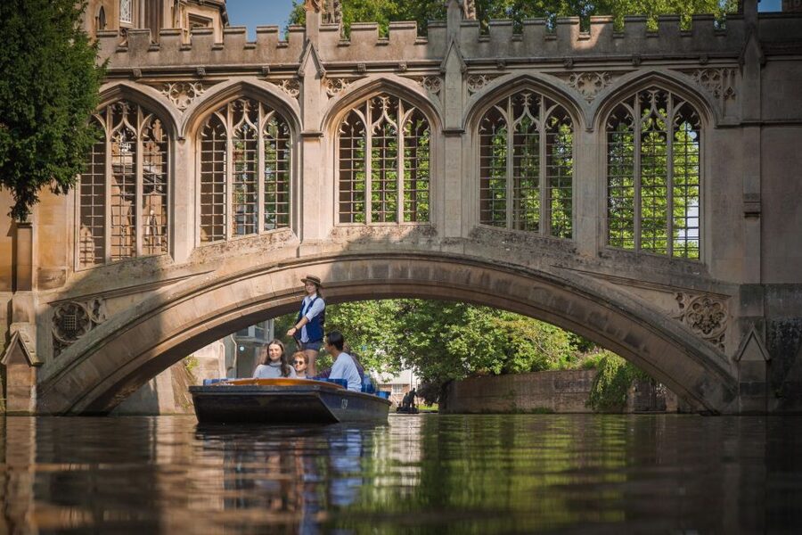 Cambridge: Guided Shared River Punting Tour - The punt itself: comfort, blankets, umbrellas, and shared boat reality