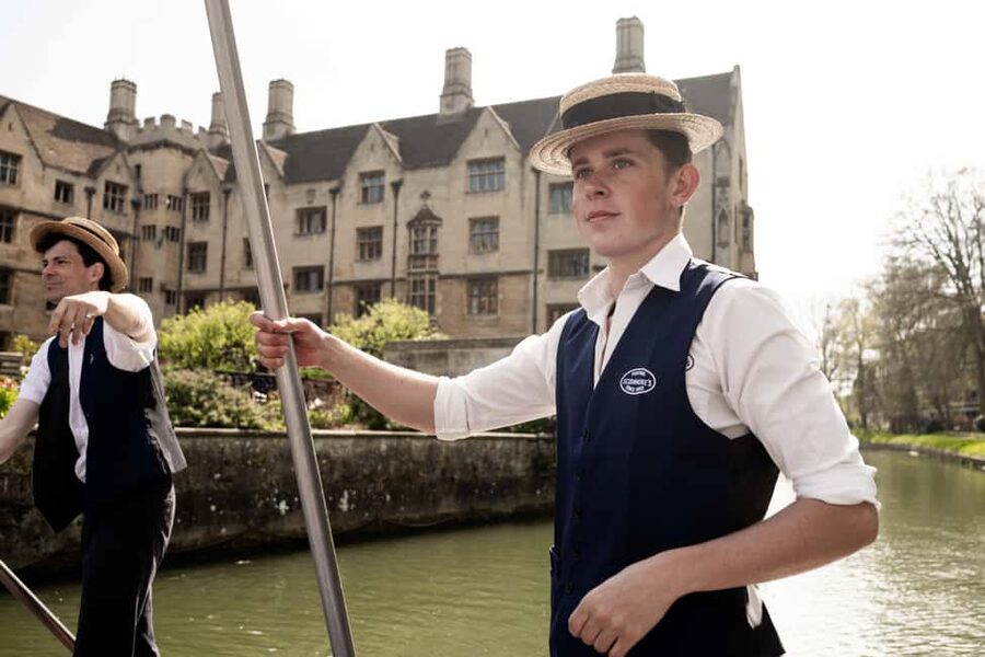 Cambridge: Punting Tour on the River Cam - Safety and practical rules you should actually follow