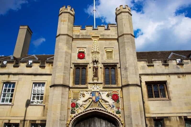 Cambridge: Sightseeing Walking Tour with a Local Guide - Riverbanks and spires, the views that make the effort worth it