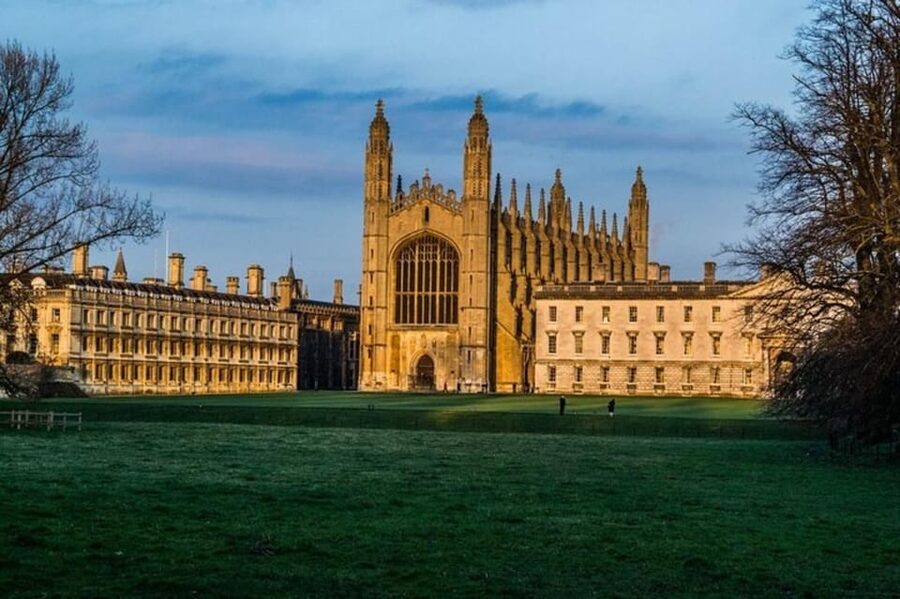 Cambridge: Sightseeing Walking Tour with a Local Guide - Guide quality matters, and the feedback is mixed enough to plan smart