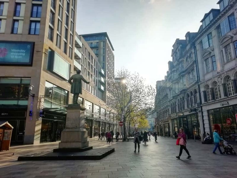 Cardiff: Private Half-Day City Center and Bay Walking Tour - Starting at Cardiff Castle, then easing into the city center