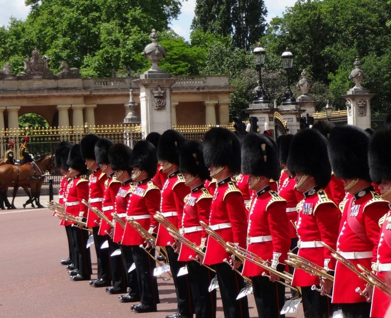 Changing of the Guard Experience in London - Key Highlights to Know Before You Go
