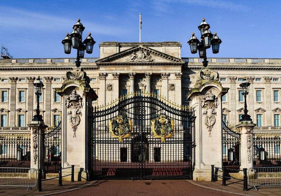 Changing of the Guard Experience in London - Photo Stops That Feel Strategic, Not Random