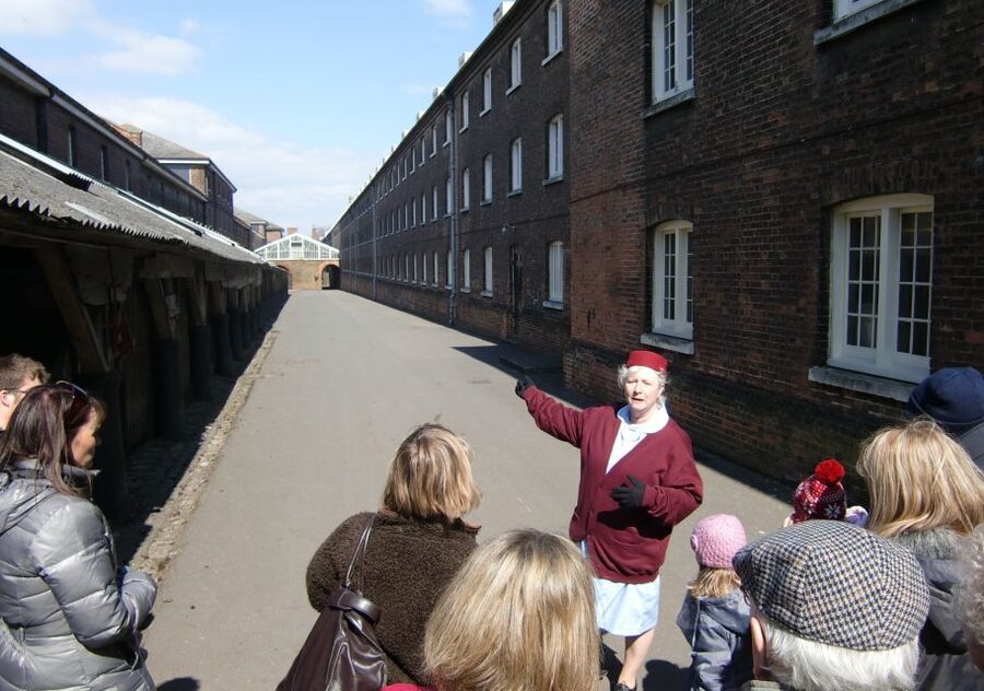 Chatham Historic Dockyard: Call the Midwife Tour - Spotting scenes connected to Miranda Hart and Jenny Agutter