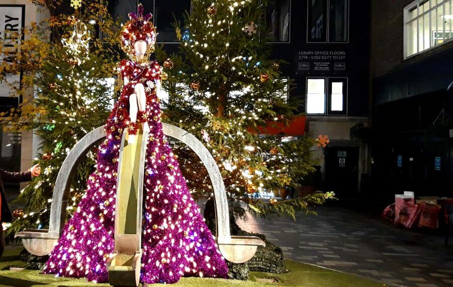 Christmas Lights Taxi Tour with Hotel Pickup - Photo stops without the scramble