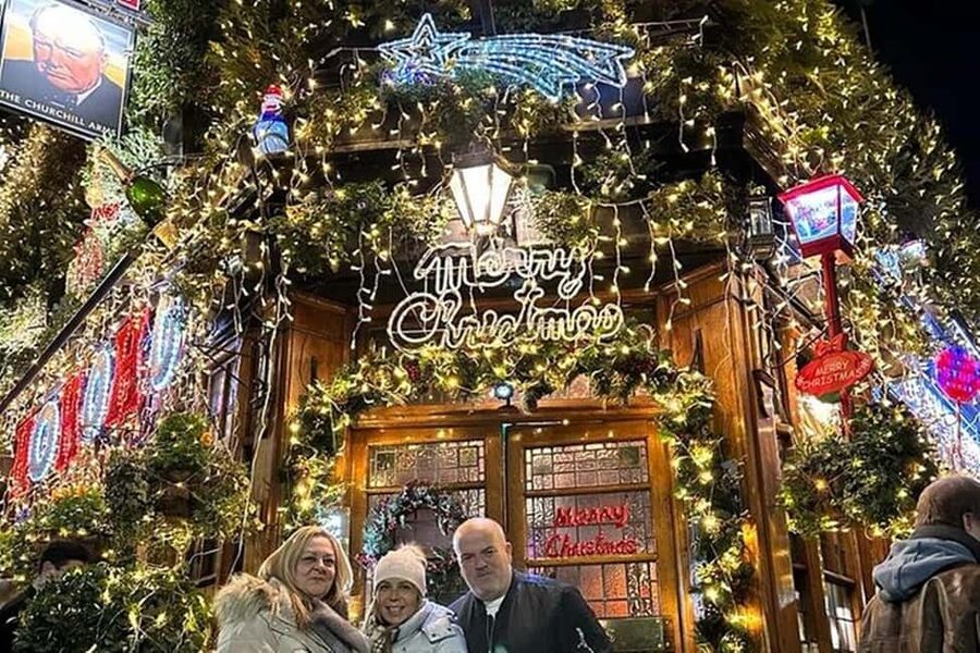 Christmas Lights Taxi Tour with Hotel Pickup - Pickup, routing changes, and what to expect at the start and end