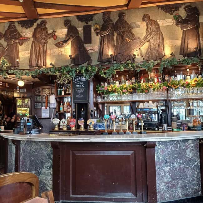 City of London: Historic Pub Walking Tour - Meeting at St. Paul’s Station and the Wren and Great Fire setup