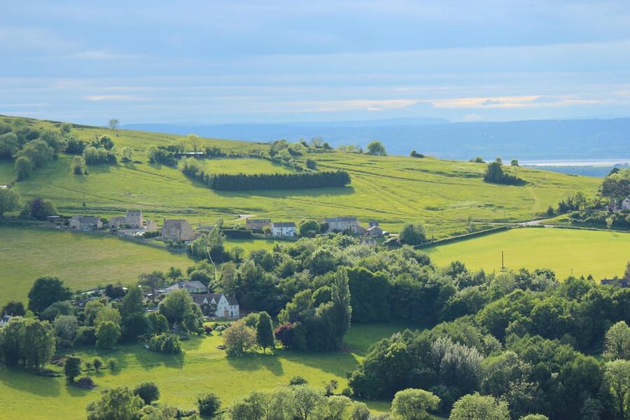 Classic Cotswolds: Online Road Trip Travel Guide - Entering The Cotswolds by car, not by tour bus